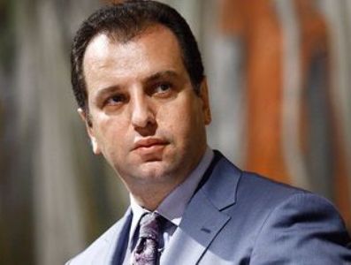 Министр обороны Армении отбыл с визитом в Россию