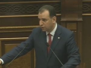 Министр обороны Армении: К нам уже пошли письма – предлагают новые пожертвования