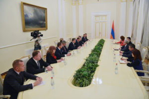 Армения придает большое значение межпарламентскому сотрудничеству с Словакией - Саргсян