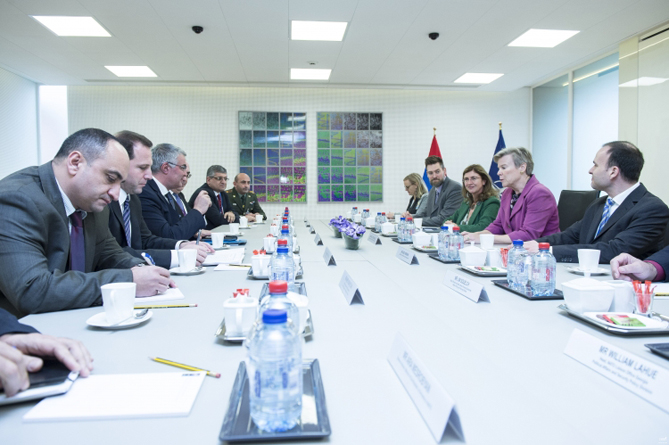 Армения намерена продолжить участие в миротворческих миссиях НАТО в 2017 году