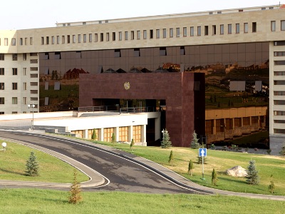 В Минобороны Армении начинается цикл обсуждений по проекту «1000 драмов»