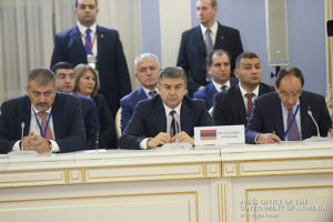 Армянский премьер: бизнесу необходимы четкие и понятные правила игры