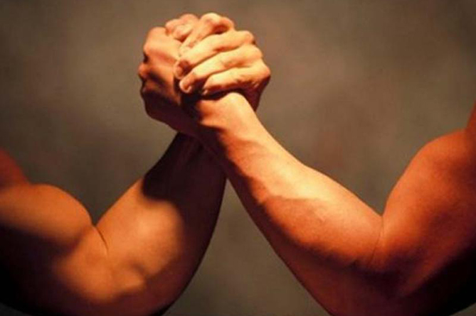 Чемпионат Армении по армрестлингу проходит в Ереване