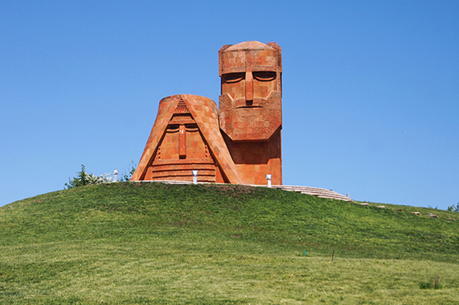 Первый атлас истории и культуры Арцаха издан в Ереване