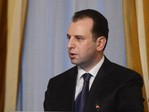Министр: Обязательная составляющая не будет снята с законопроекта об удержании с зарплат граждан Армении по 1 тыс. драмов