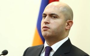 Ашотян: Если правительство Армении во главе с Кареном Карапетяном будет работать хорошо, то преуспевшая команда после выборов не сменится