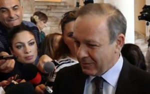 Глава Минздрава Армении готов подписать заявление об уходе супруги Сейрана Оганяна
