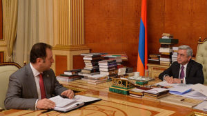 Глава Минобороны представил президенту Армении программу содействия семьям погибших военнослужащих