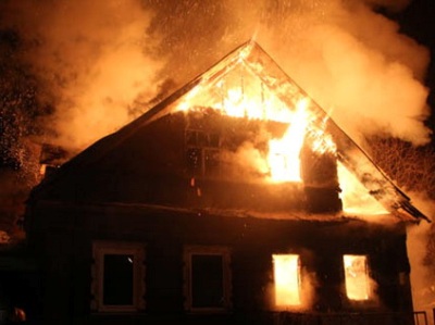 Трагедия в Баку: В пожаре в недостроенном доме погибла бездомная семья