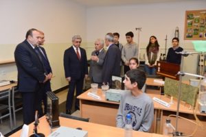 Президент Армении посетил гимназию «Квант»