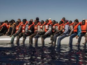 В Италии спасли более тысячи мигрантов в Средиземном море
