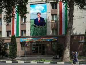 В Таджикистане за публичное оскорбление президента будут наказывать