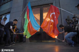 Турция предлагает Армении открыть границу в обмен на Карабах