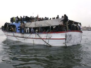 У берегов Марокко затонуло судно с мигрантами