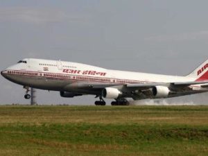 Самолет с президентом Индии возвращается в Дели из-за поломки