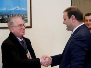 Мэр Еревана вручил директору «Эрмитажа» памятную медаль «Аргишти I»