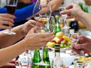 Советы эксперта: Не употребляйте жирную пищу и алкогольные напитки