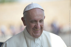 Папа Римский отметил свой юбилей с бездомными