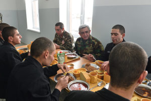 Президент Армении посетил воинскую часть и отправился с рабочим визитом в НКР