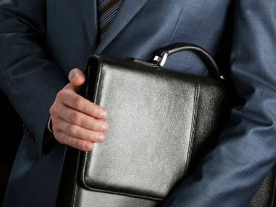 В Азербайджане предлагают уволить треть чиновников