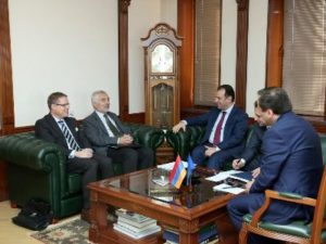 Министр обороны Армении принял главу делегации ЕС