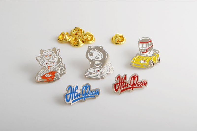 Сувенирные значки на заказ