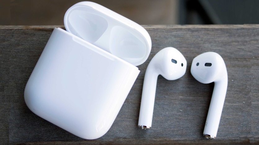 Преимущества беспроводных наушников Apple AirPods 2