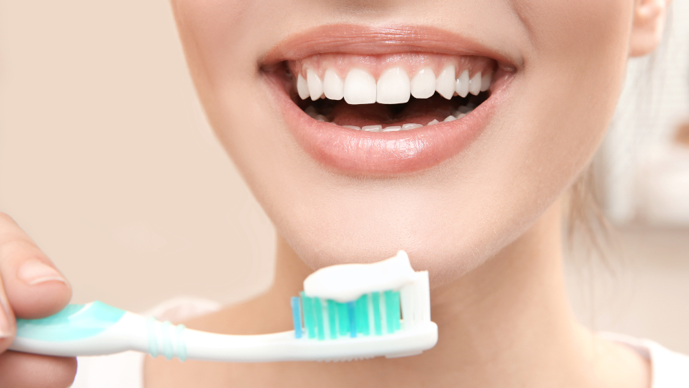 Как выбрать отбеливающую зубную пасту