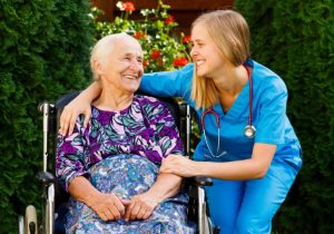 Как выбрать дом престарелых для пожилого родственника