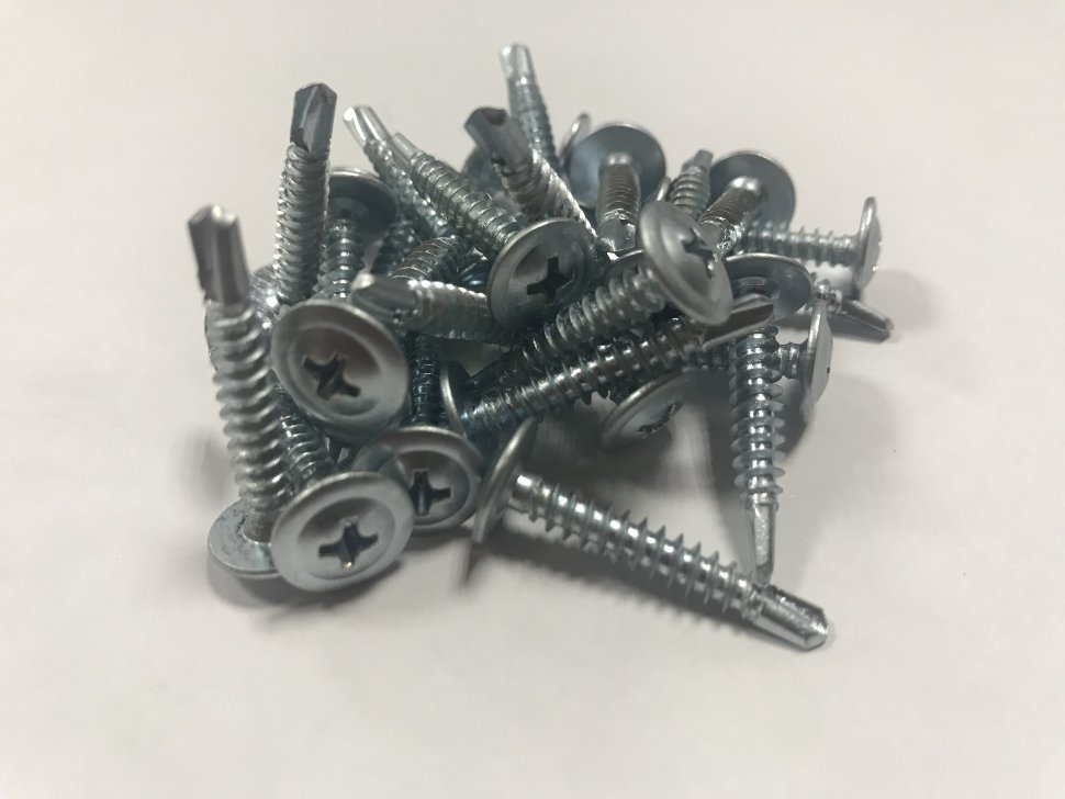 Какие виды саморезов представлены в компании «КрепМетиз»