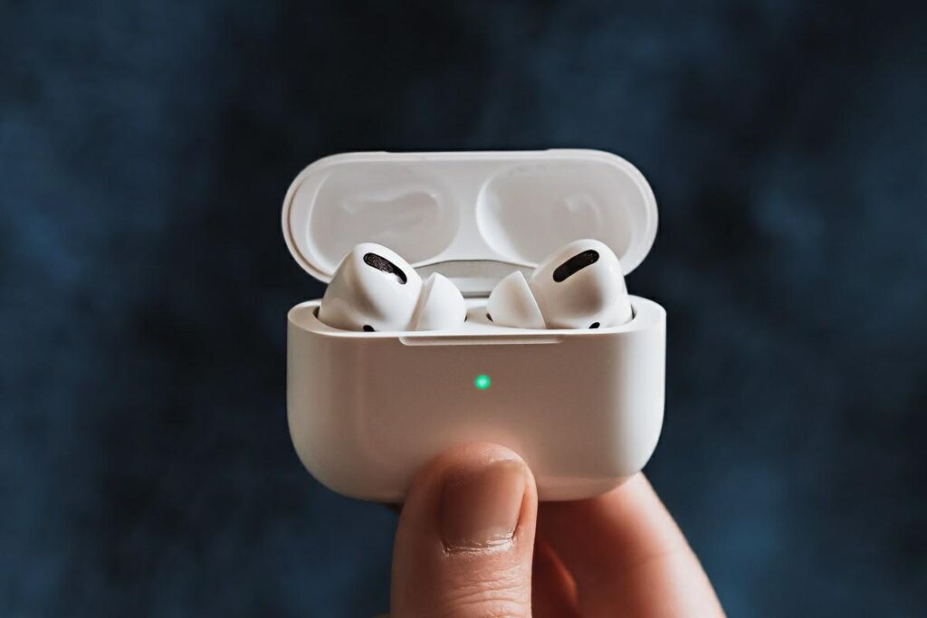 Где купить оригинальные наушники Apple AirPods Prо