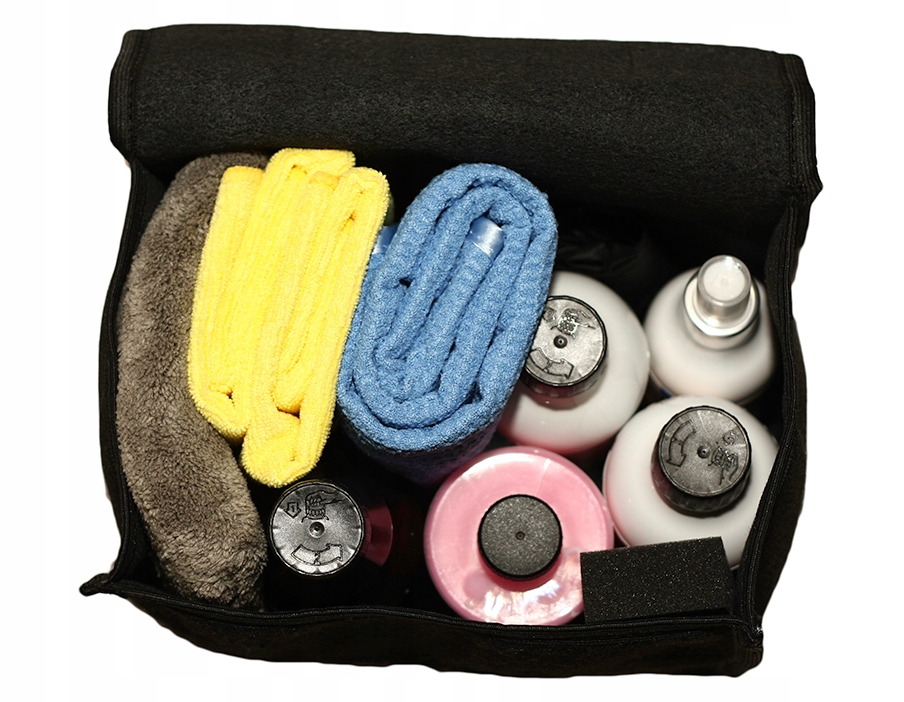 Набор необходимой автокосметики, которая должна быть у каждого водителя