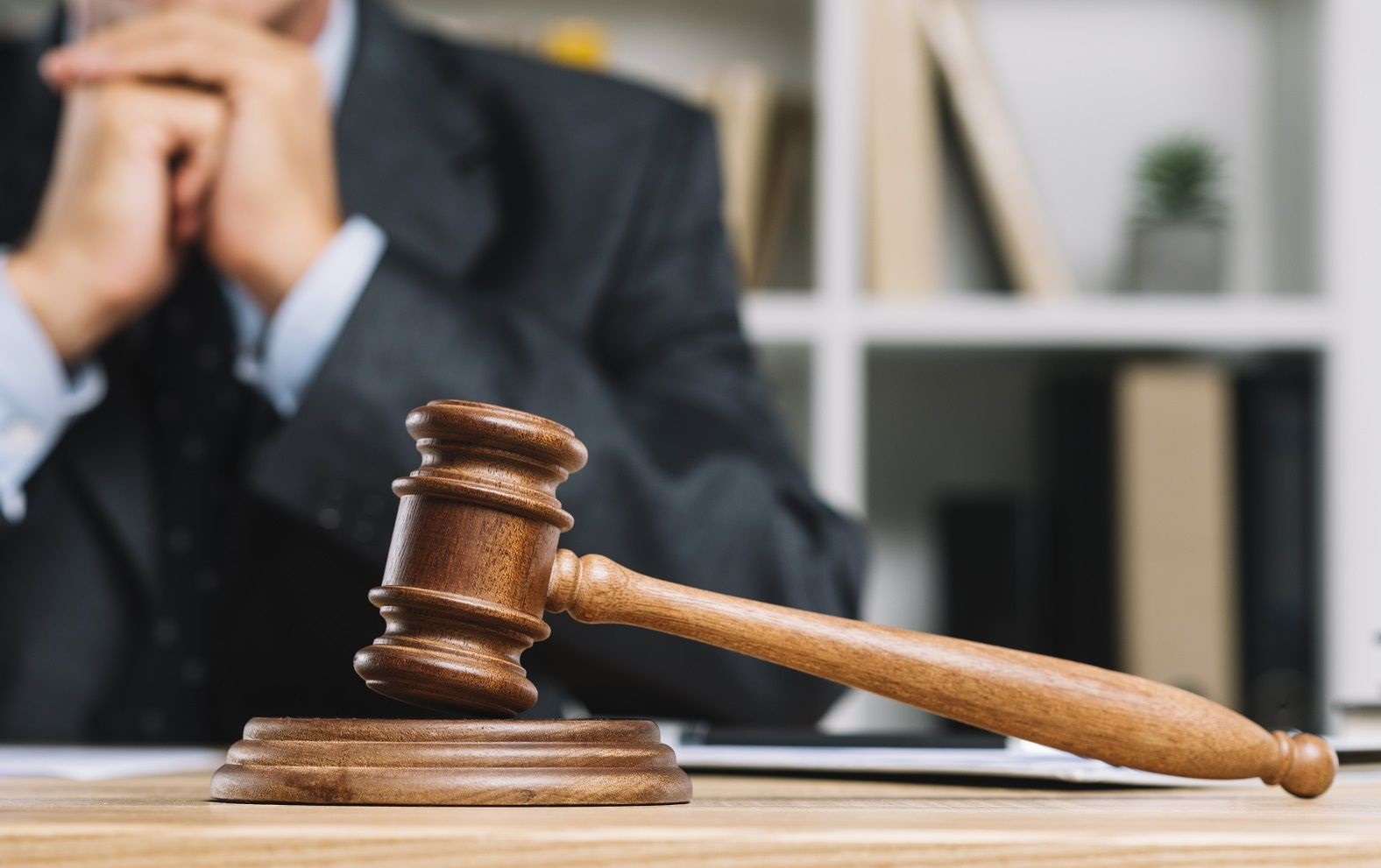 Адвокат Алексеев Михаил — грамотная и оперативная юридическая защита в Киеве