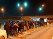 На Крымском мосту задержали более 100 крымских татар