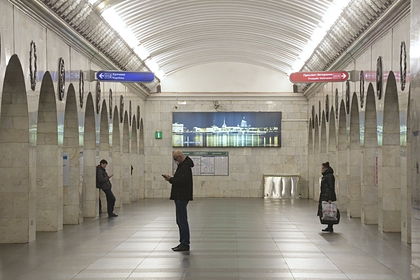 Несколько станций метро Петербурга закрыли из-за бесхозного предмета