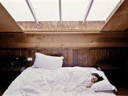 Врач рассказала о причинах частых пробуждений по ночам