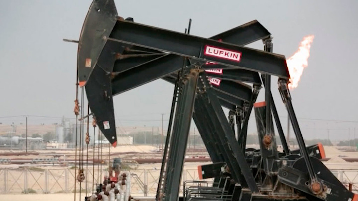 Нефть на годовом максимуме: аналитики обновили прогноз на 2021 год