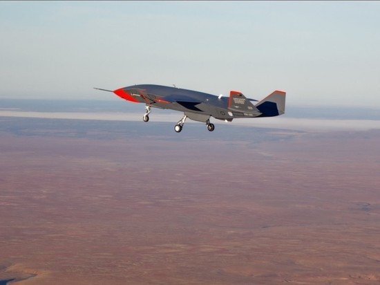 Беспилотный ведомый самолёт Boeing Loyal Wingman совершил первый полёт