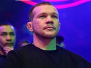 Российского бойца Петра Яна дисквалифицировали в титульном бою UFC