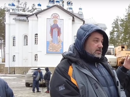 СМИ: силовики начали операцию в захваченном монастыре на Урале