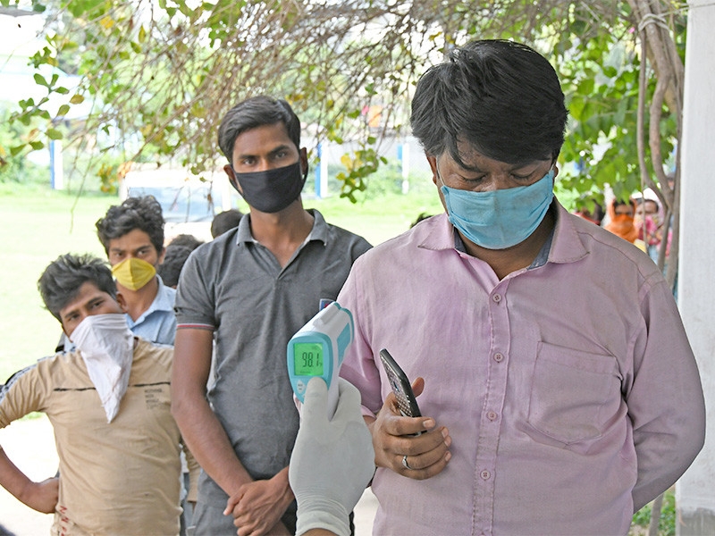 В Индии "коронавирусный шторм": последние несколько дней выявляют беспрецедентное количество заболевших и умерших