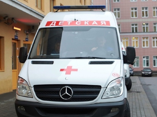 Годовалый ребенок выпал с 6 этажа в Москве