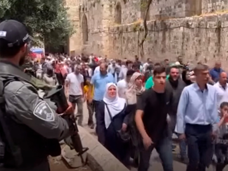 На Храмовой горе в Иерусалиме возобновились столкновения между израильской полицией и палестинцами