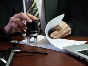 По каким вопросам следует обращаться к нотариусам?