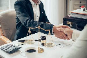5 причин обратиться в юридическую компанию