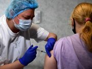 Инфекционист перечислил необходимые каждому россиянину прививки