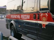 Россиянка нашла оставленного пьяной матерью пятилетнего ребенка в подъезде