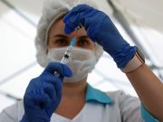 Врач связала претензии ВОЗ к российской вакцине от коронавируса с политикой