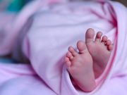 Давшая объявление о поиске новой семьи для своего ребенка россиянка объяснилась