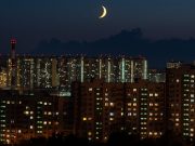 Москвичам пообещали самую холодную ночь, снег и гололедицу